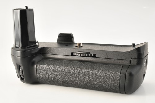 Mint nikon 40 multi - mb-40, power