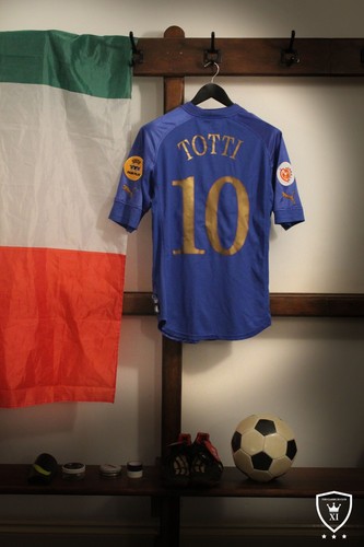 Italy home shirt 2004 totti - shirt,
