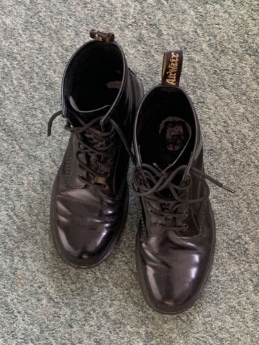 Size adults martens - adults,