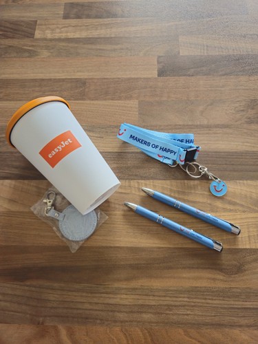 Easyjet tui memorabilia kit - easyjet/tui,