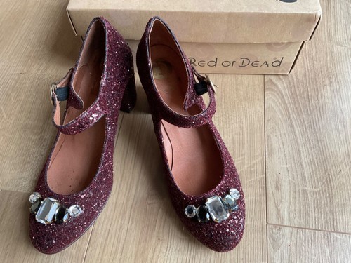 Red dead lindy hop - red,