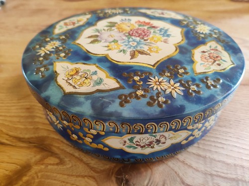Vintage huntley and palmers - and,