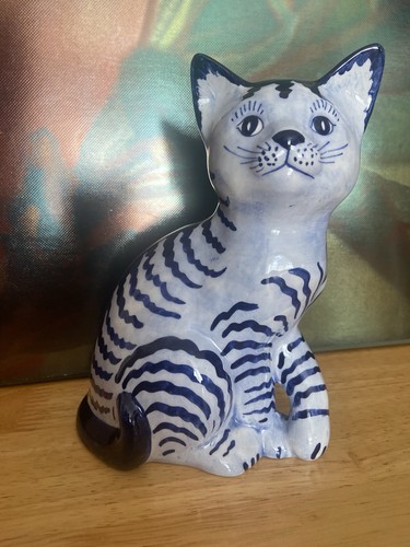 Delft blue sitting tabby - delft,