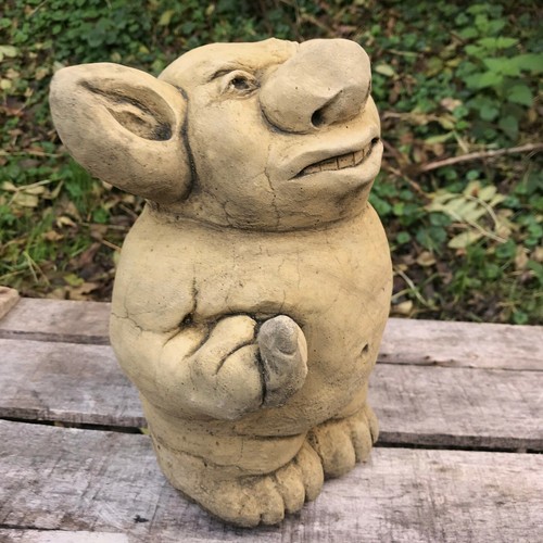 Troll giving the - , finger