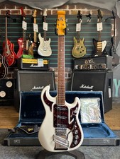 Burns Hank Marvin 40th