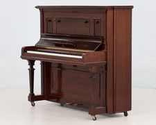 Steinway & Sons Model R