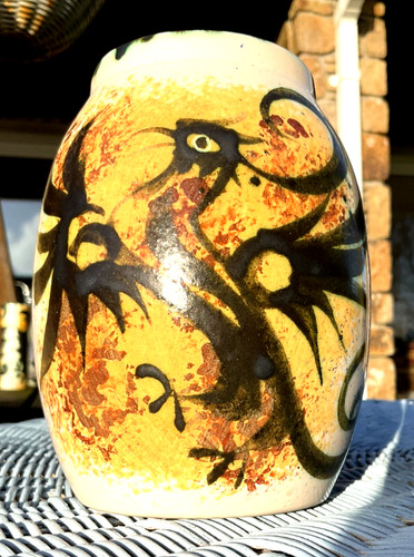 Glowing celtic pottery - glowing,