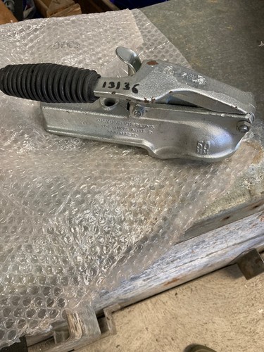 Female trailer hitch cast - female,
