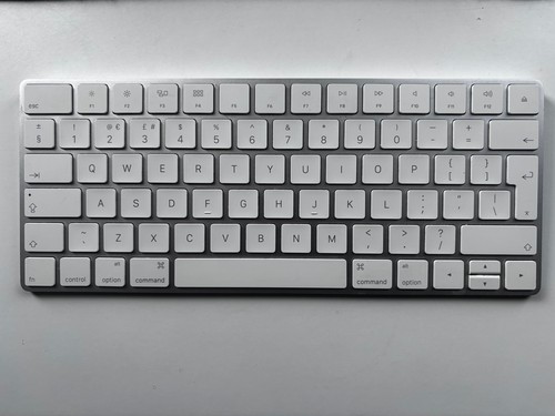 Apple magic keyboard - magic, british