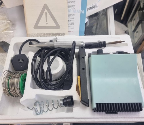 Weller soldering station - 81,