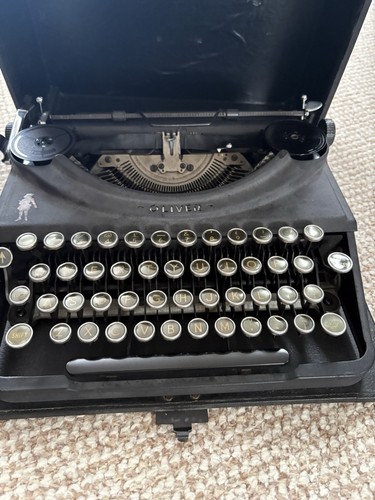 Oliver portable typewriter - portable,