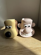WALLACE AND GROMIT KINGSMILL EGG CUP HOLDERS AND TOAST RACKS