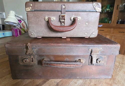 Vintage small brown suitcases - small,