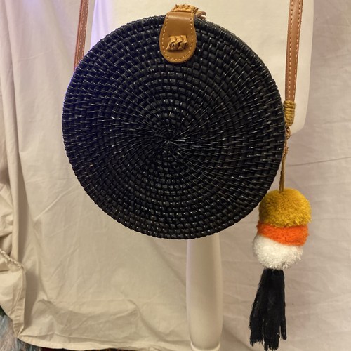 Round rattan handbag - round,