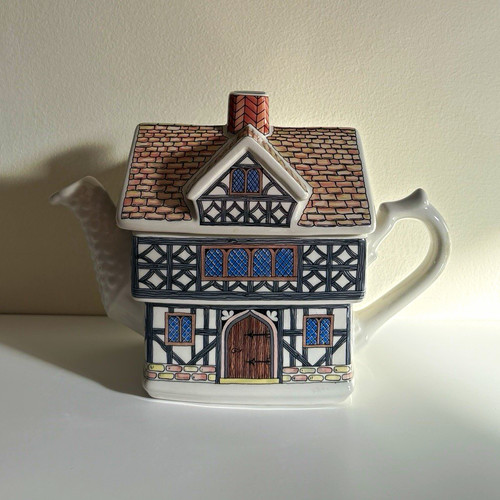 Vintage sadler tudor - vintage,