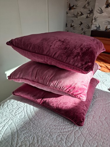 Laura ashley pink velvet - laura,