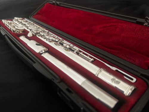 Yamaha flute 261s plays well - flute,
