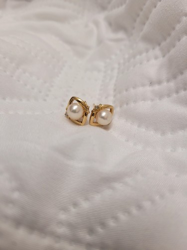 Beautiful 18ct yellow gold - yellow,