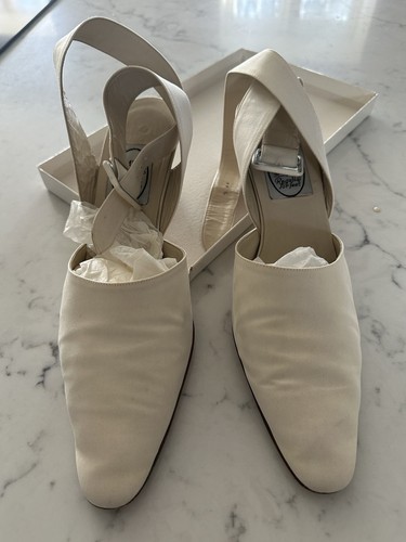 Pair vintage emma hope - pair,