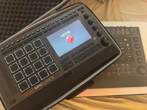Akai professional mpc live iii - akai,