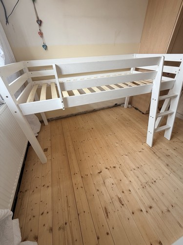 White wooden kids mid - white, sleeper