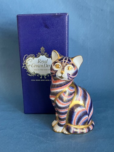 Royal crown derby paperweight - derby,