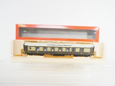 Hornby OO Gauge Pullman Coach