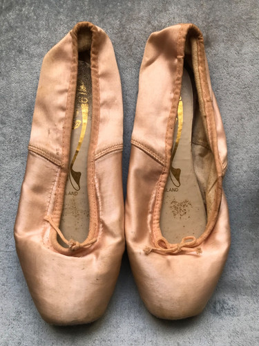 Vintage pointe shoes - vintage,
