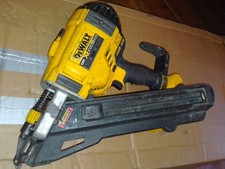 DeWalt DCN694 18v XR Cordless Brushless Metal Connector Nail Gun working order