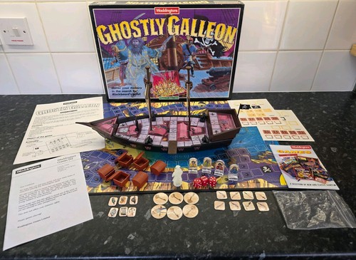Tomy ghostly galleon - tomy,