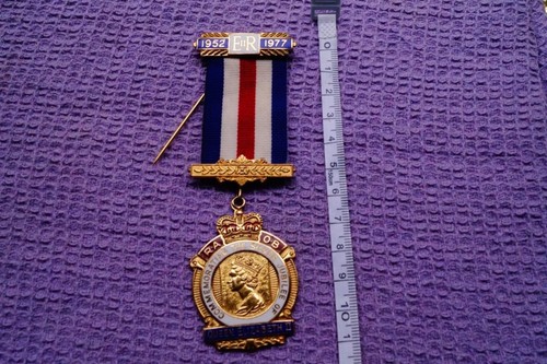 Hallmarked silver raob queen - ,
