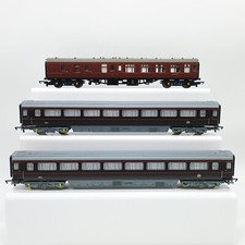 Hornby Royal Train Coaches