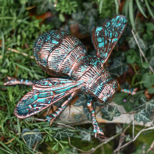 Rustic verdigris buzzing - rustic, "buzzing"