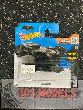 BATMAN BATMOBILE Hot Wheels