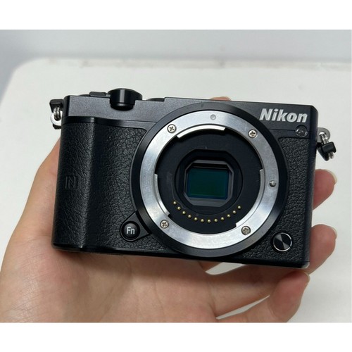 Nikon 8mp mirrorless - 1,