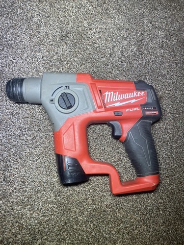 Milwaukee m12ch sds plus 12v - milwaukee, sds-plus