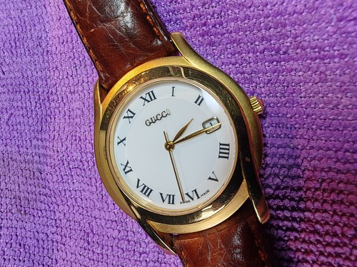 Gucci 5400m quartz watch with - 5400m,