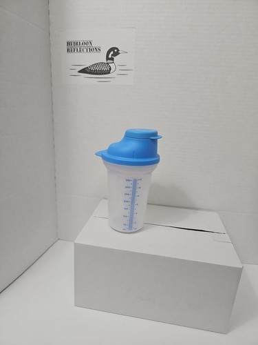 Tupperware shaker measure all - shaker,