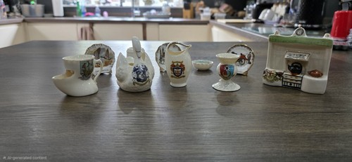 Selection crested china - of,