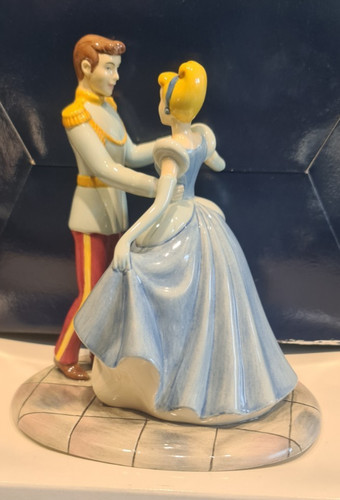 Disney showcase this is love - -,