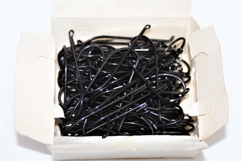 100 black japanned salmon - 4/0,