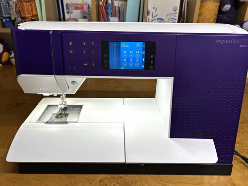 Sewing machine pfaff - sewing,