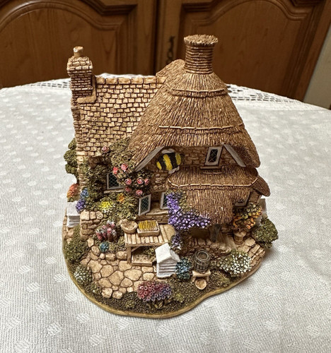 Lilliput lane little - lilliput, bee