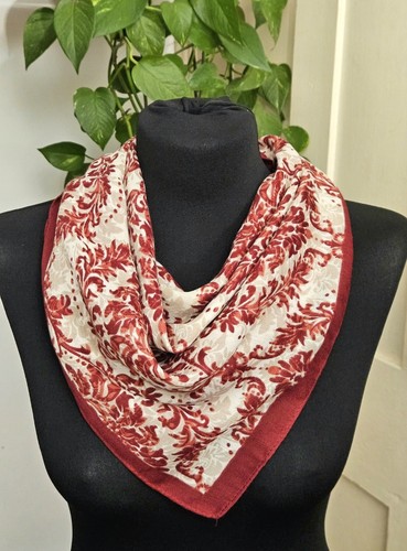 Red cream damask baroque - red,