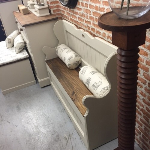 Shabby chic monks - chic,