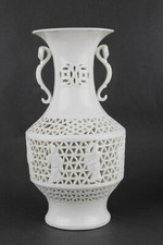 Vintage Chinese vase blank de chine reticulated porcelain lamp stand