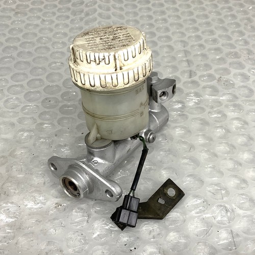 Brake master cylinder for - brake,