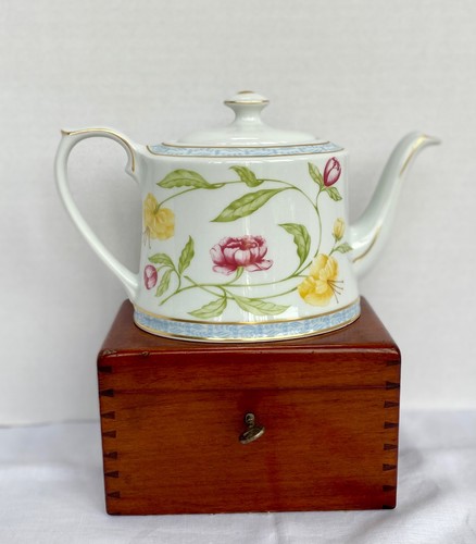 English oval teapot compton - by,