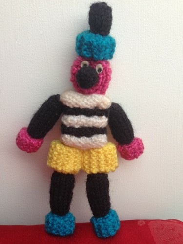 Toy bertie bassett - bertie, knitting