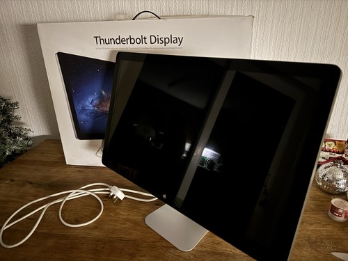 Apple thunderbolt display - thunderbolt,